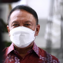Jokowi Sebut Menpora Amali Secara Informal Sudah Mundur