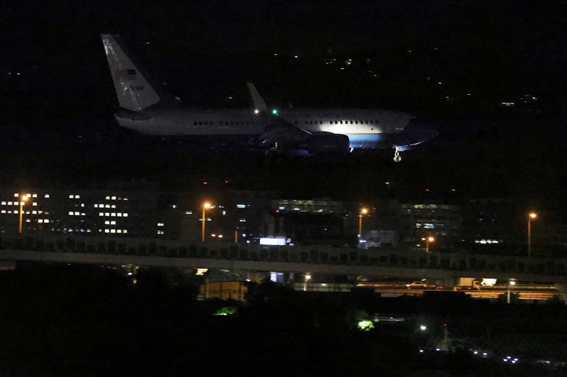 USA-CHINA/TAIWAN A plane carrying U.S. House of Representatives Speaker Nancy Pelosi and other members of the U.S. delegation arrives in Taipei, Taiwan August 2, 2022. REUTERS/Jameson Wu