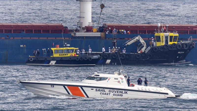 The Joint Coordination Centre officials board Sierra Leone-flagged cargo ship Razoni, carrying Ukrainian grain, for an inspection in the Black Sea off Kilyos, near Istanbul, Turkey August 3, 2022. REUTERS/Umit Bektas