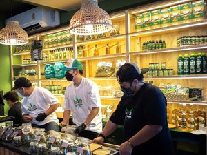 Perketat Aturan, 7 Ribu Kafe Ganja Thailand Ditutup