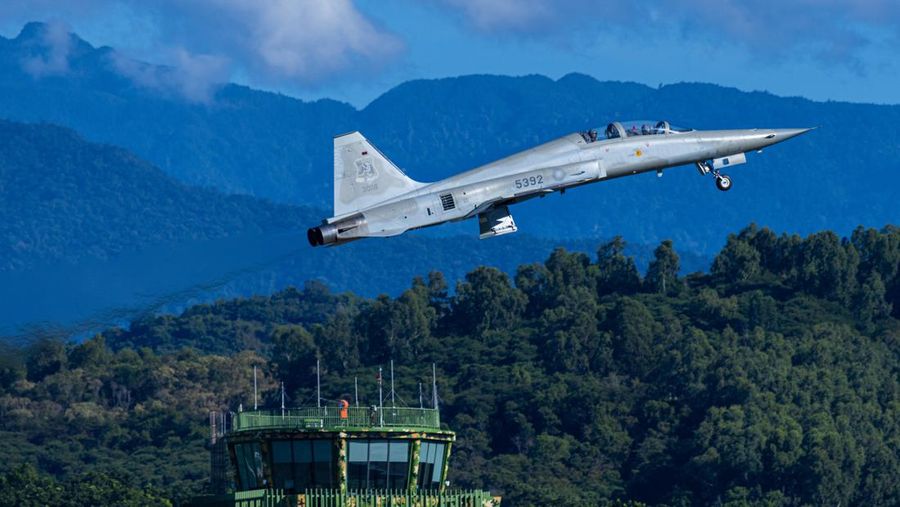 HUALIEN, TAIWAN - AUGUST 06: An Air Force personnel conducts the aircraft inspection to a Taiwanese F-16 Fighting Falcon upon landing at Hualien Air Force Base on August 06, 2022 in Hualien, Taiwan. Taiwan remained tense after U.S. Speaker of the House Nancy Pelosi (D-CA) visited earlier this week, as part of a tour of Asia aimed at reassuring allies in the region. China has been conducting live-fire drills in waters close to those claimed by Taiwan in response. (Photo by Annabelle Chih/Getty Images)