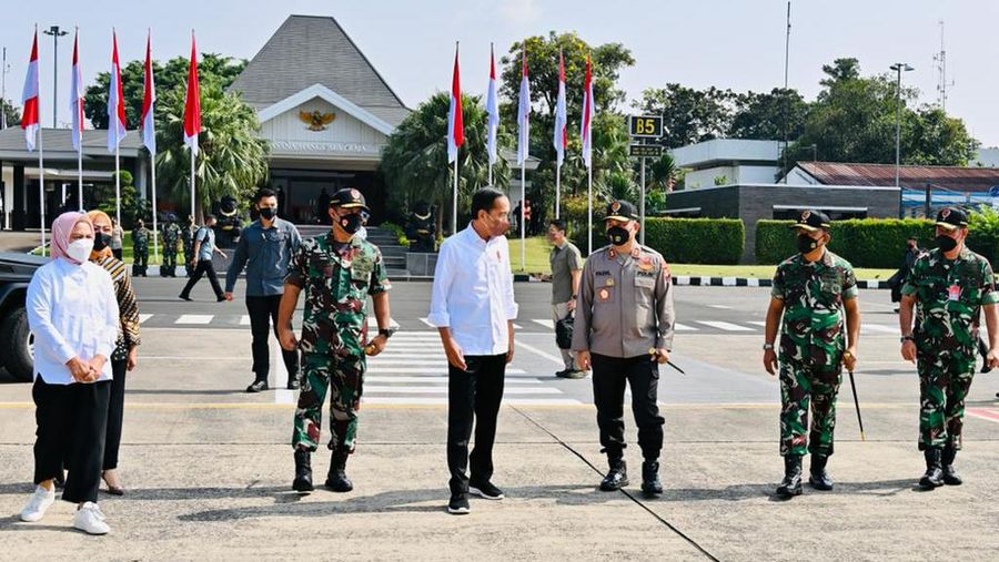 Presiden Jokowi bertolak ke Jawa Tengah dalam rangka kunjungan kerja. ( Laily Rachev - Biro Pers Sekretariat Presiden)