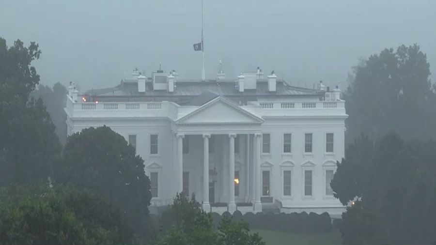 A lightning strike hits a tree in Lafayette Park across from the White House, killing two people and injuring two others below, during an August 4 evening thunderstom as seen in this framegrab from a Reuters TV video camera mounted on a nearby rooftop in Washington, U.S. August 4, 2022.   REUTERS/REUTERS TV
