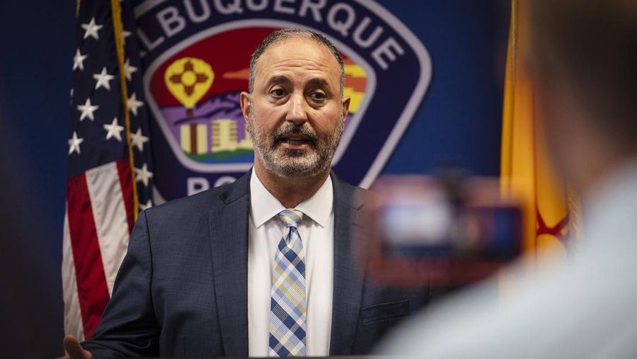 Ahmad Asssed, presiden Islamic Center of New Mexico, berbicara selama konferensi pers untuk membahas pembunuhan seorang pria Muslim keempat yang terjadi Sabtu pagi, 6 Agustus 2022, di Albuquerque, N.M. (Chancey Bush/The Albuquerque Journal via AP)
