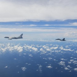 Intip Pamer Gagah Militer China ke Taiwan, dari Jet ke Rudal