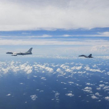 Intip Pamer Gagah Militer China ke Taiwan, dari Jet ke Rudal