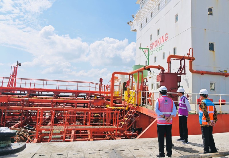 Presiden Joko Widodo meresmikan pembangunan Terminal Kijing Pelabuhan Pontianak yang terletak di Kabupaten Mempawah, Provinsi Kalimantan Barat, pada Selasa (9/8/2022).  (Foto: Laily Rachev - Biro Pers Sekretariat Presiden)
