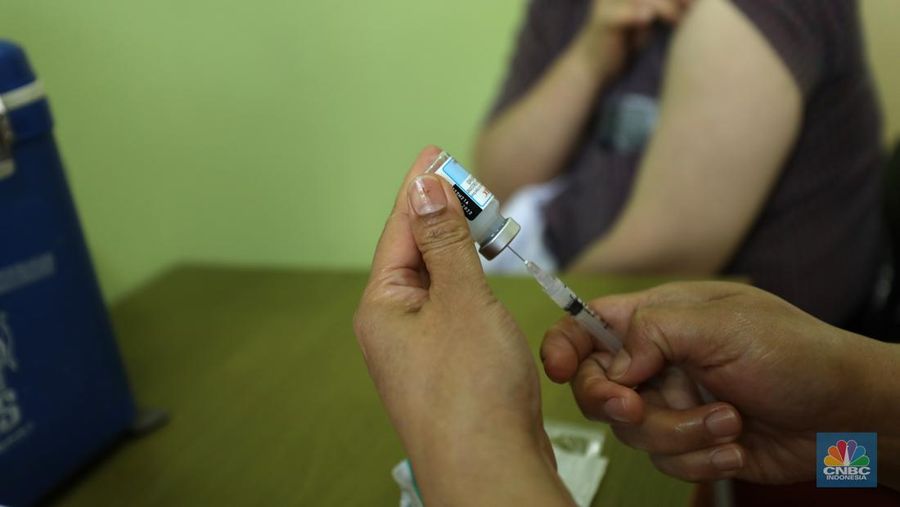 Vaksin Covid-19 Spikevax (Moderna). (CNBC Indonesia/ Tri Susilo)