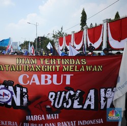 Kritik Jokowi Terbitkan Perpu Cipta Kerja: RI Mau Resesi?