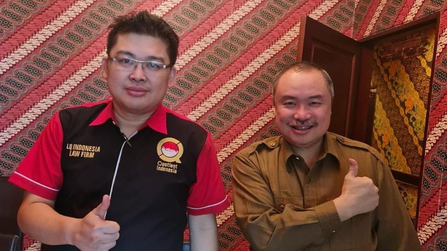 Freddy Widjaja bersama pengacaranya. (Dok. Pribadi Freddy Widjaja)