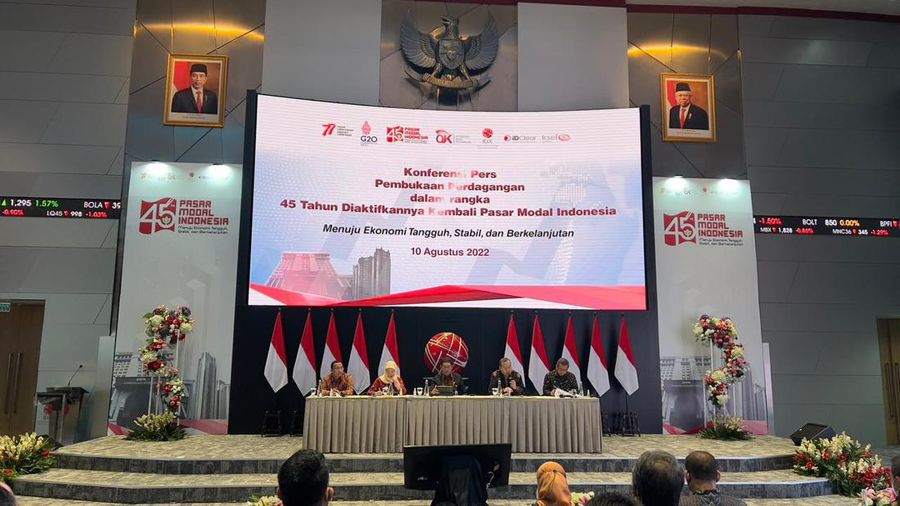 Konfrensi pers Pembukaan Perdagangan dan Konferensi Pers dalam Rangka Peringatan 45 Tahun Diaktifkannya Kembali Pasar Modal Indonesia. (Dok. BEI)