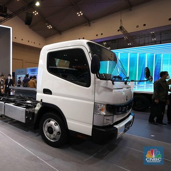 Penampakan Truk Listrik Pertama di Indonesia