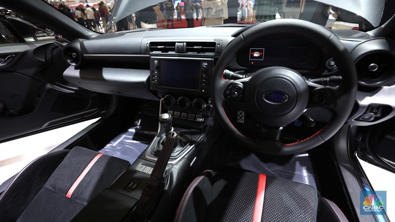 Subaru XV (kiri) dan Subaru BRZ (kanan) dalam ajang Pameran Gaikindo Indonesia International Auto Show (GIIAS) 2022 Subaru XV (kiri) dan Subaru BRZ (kanan) dalam ajang Pameran Gaikindo Indonesia International Auto Show (GIIAS) 2022 di Indonesia Convention Exhibition (ICE)- BSD, Tangerang, Banten, Kamis (11/8/2022). (CNBC Indonesia/ Tri Susilo)