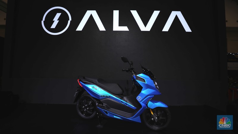 Alva One, Skuter Listrik Maxi diperkenalkan di ajang Gakindo Indonesia Internasional Auto Show (GIIAS), Tangerang, Banten. (CNBC Indonesia/ Tri Susilo)
