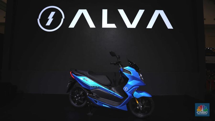 Alva One, Skuter Listrik Maxi diperkenalkan di ajang Gakindo Indonesia Internasional Auto Show (GIIAS), Tangerang, Banten. (CNBC Indonesia/ Tri Susilo)