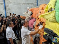 Zulhas Bakar Baju Segudang, Nilainya Miliaran! Ada Apa?