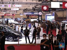 Awas Kehabisan, Diler Mobil Banting Harga Sampai Puluhan Juta