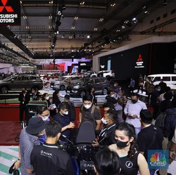 Setelah Melesat Tinggi, Saham Otomotif Kompak Turun