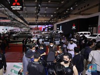 Setelah Melesat Tinggi, Saham Otomotif Kompak Turun