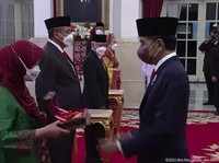 Jokowi Anugerahkan Tanda Kehormatan ke 127 Orang, Siapa Saja?