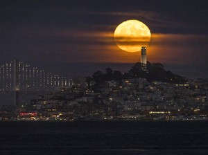 Video: Momen Bulan Purnama Mencapai Titik Terendah di Langit China
