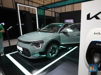 RI Tersengat Mobil Listrik! Ini Model Terbaru Mejeng di GIIAS