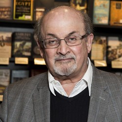 Detik-Detik Penulis Buku Salman Rushdie Ditusuk di New York
