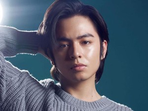 Penampilan Angga Yunanda Dengan Rambut Baru & Kumis Tipis, Bikin Pangling