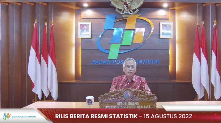 Deputi Bidang Statistik Distribusi dan Jasa (Disjas) BPS, Setianto mengumumkan perkembangan ekspor dan impor Indonesia Juli 2022. (Tangkapan Layar via Youtube BPS)