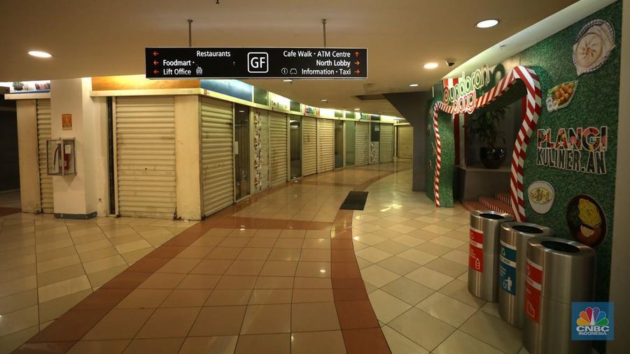 Suasana Plaza Semanggi, Jakarta, Senin (15/8/2022). (CNBC Indonesia/ Tri Susilo)