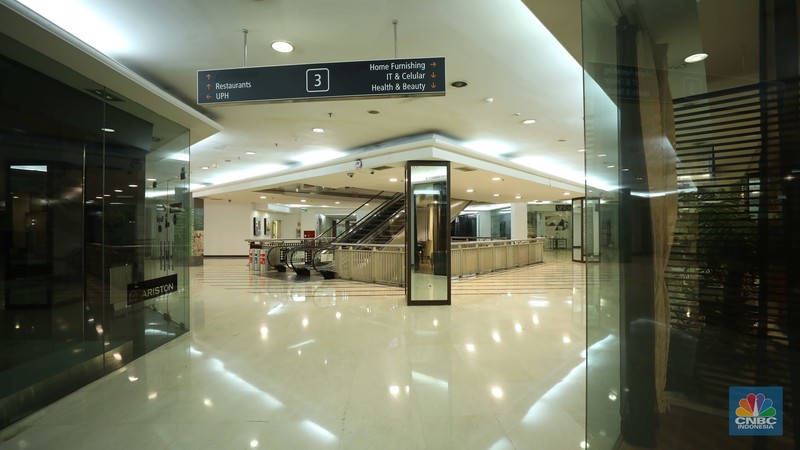 Suasana Plaza Semanggi, Jakarta, Senin (15/8/2022). Suasana Plaza Semanggi, Jakarta, Senin (15/8/2022). (CNBC Indonesia/ Tri Susilo)