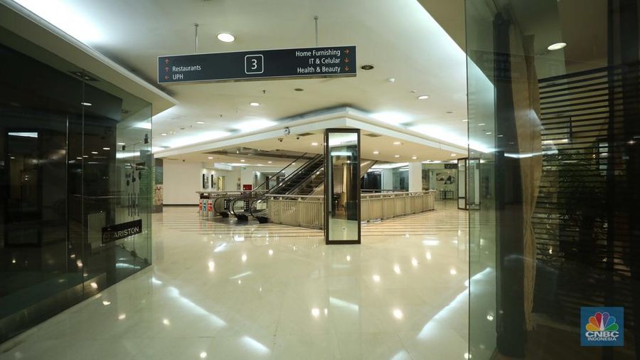 Suasana Plaza Semanggi, Jakarta, Senin (15/8/2022). (CNBC Indonesia/ Tri Susilo)