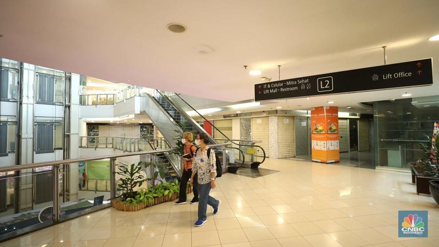 Suasana Plaza Semanggi, Jakarta, Senin (15/8/2022). (CNBC Indonesia/ Tri Susilo)