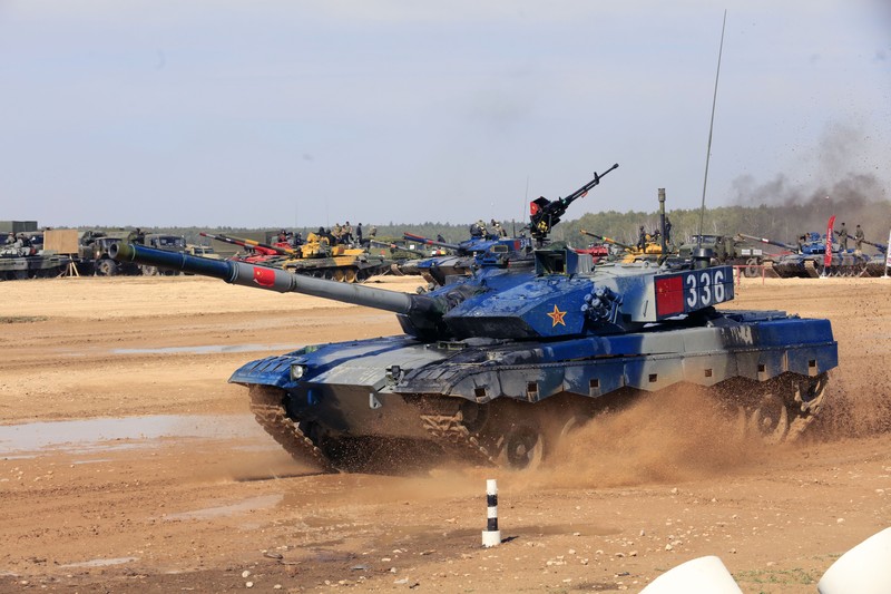 Tank China di Tank Biathlon Rusia Tank China bersaing dalam kontes