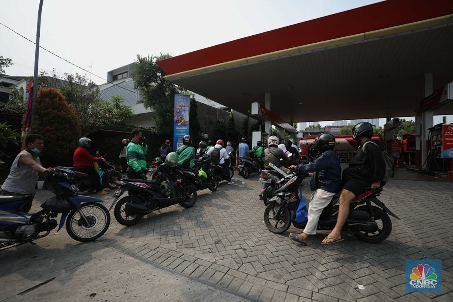 Antre BBM Pertalite  di Jl. Tali Raya, Slipi, Jakarta,