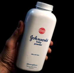 Bedak Bayi Dituduh Picu Kanker, J&J Tawarkan Uang Damai Rp105 T