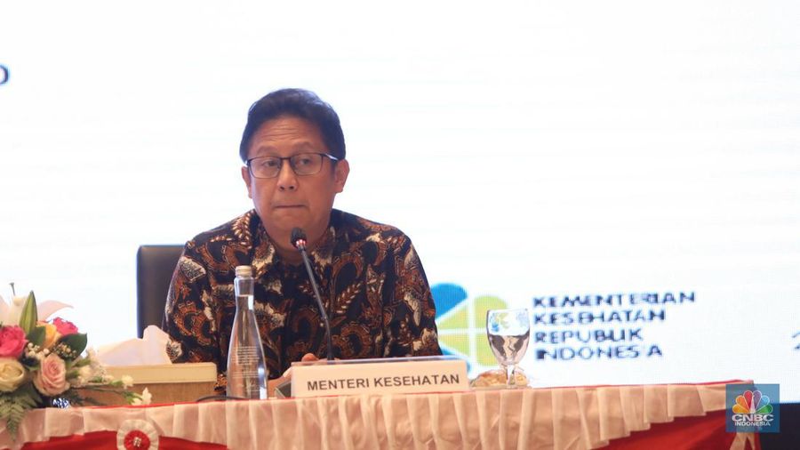 Menteri Kesehatan Budi Gunadi Sadikin memberi keterangan pers Nota Keuangan dan Rancangan Anggaran Pendapatan dan Belanja Negara (RAPBN) 2023 di Aula Chakti Budhi Bhakti (CBB), Kantor Pusat Direktorat Jenderal Pajak, Jakarta, Selasa, (16/8/2022). (CNBC Indonesia/ Muhammad Sabki)