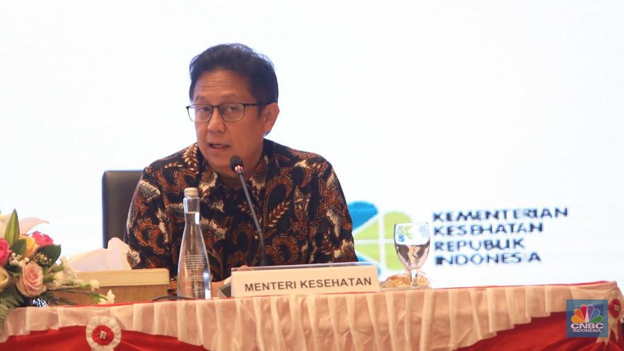 Menteri Kesehatan Budi Gunadi Sadikin memberi keterangan pers Nota Keuangan dan Rancangan Anggaran Pendapatan dan Belanja Negara (RAPBN) 2023 di Aula Chakti Budhi Bhakti (CBB), Kantor Pusat Direktorat Jenderal Pajak, Jakarta, Selasa, (16/8/2022). (CNBC Indonesia/ Muhammad Sabki)
