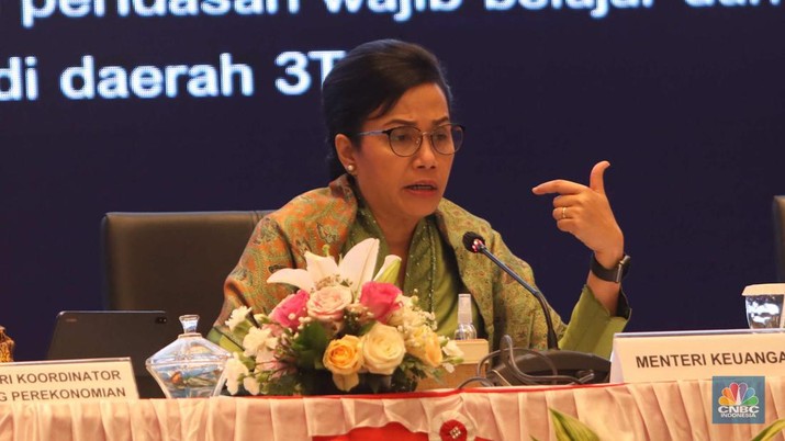 Menteri Keuangan Sri Mulyani memberi keterangan pers Nota Keuangan dan Rancangan Anggaran Pendapatan dan Belanja Negara (RAPBN) 2023 di Aula Chakti Budhi Bhakti (CBB),  Kantor Pusat Direktorat Jenderal Pajak, Jakarta, Selasa, (16/8/2022). (CNBC Indonesia/ Muhammad Sabki)