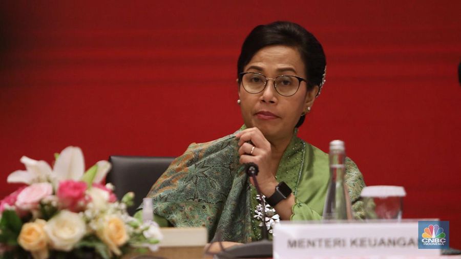 Menteri Keuangan Sri Mulyani memberi keterangan pers Nota Keuangan dan Rancangan Anggaran Pendapatan dan Belanja Negara (RAPBN) 2023 di Aula Chakti Budhi Bhakti (CBB),  Kantor Pusat Direktorat Jenderal Pajak, Jakarta, Selasa, (16/8/2022). (CNBC Indonesia/ Muhammad Sabki)