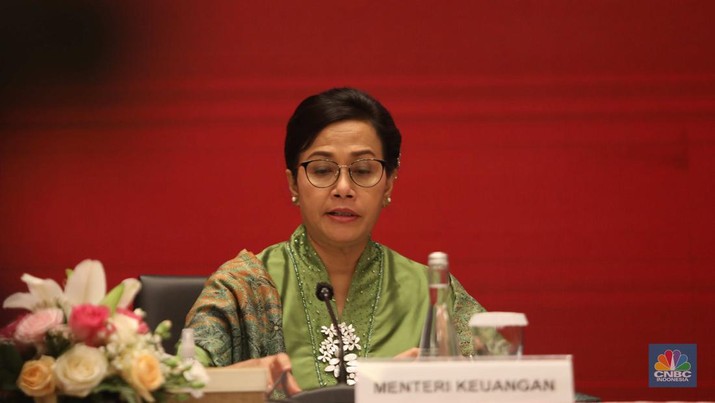 Menteri Keuangan Sri Mulyani memberi keterangan pers Nota Keuangan dan Rancangan Anggaran Pendapatan dan Belanja Negara (RAPBN) 2023 Menteri Keuangan Sri Mulyani memberi keterangan pers Nota Keuangan dan Rancangan Anggaran Pendapatan dan Belanja Negara (RAPBN) 2023 di Aula Chakti Budhi Bhakti (CBB), Kantor Pusat Direktorat Jenderal Pajak, Jakarta, Selasa, (16/8/2022). (CNBC Indonesia/ Muhammad Sabki)