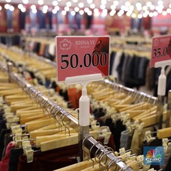 Jokowi Geram Impor Pakaian Bekas Ganggu RI, Begini Ceritanya