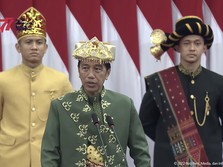 Deretan Baju Adat Jokowi, dari Suku Sasak hingga Baduy