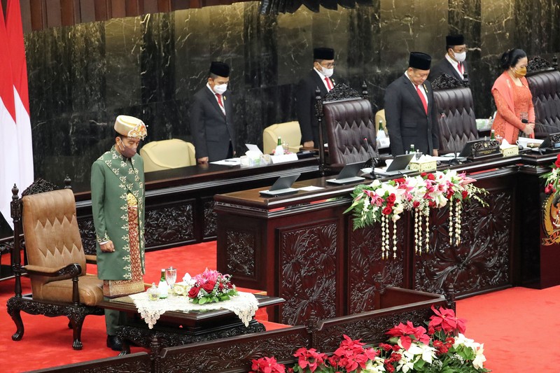 Presiden Joko Widodo Saat Tiba di Gedung DPR/MPR untuk Mengikuti Sidang Tahunan MPR-RI dan Sidang Bersama DPR RI dan DPD RI Tahun 2022. Presiden Joko Widodo Saat Tiba di Gedung DPR/MPR untuk Mengikuti Sidang Tahunan MPR-RI dan Sidang Bersama DPR RI dan DPD RI Tahun 2022. (CNBC Indonesia/ Muhammad Sabki)