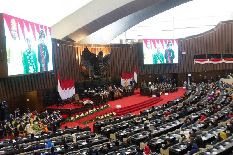 Presiden Joko Widodo Saat Tiba di Gedung DPR/MPR untuk Mengikuti Sidang Tahunan MPR-RI dan Sidang Bersama DPR RI dan DPD RI Tahun 2022. Presiden Joko Widodo Saat Tiba di Gedung DPR/MPR untuk Mengikuti Sidang Tahunan MPR-RI dan Sidang Bersama DPR RI dan DPD RI Tahun 2022. (CNBC Indonesia/ Muhammad Sabki)