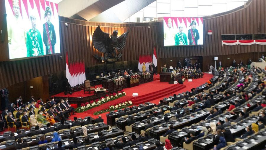 Presiden Joko Widodo Saat Tiba di Gedung DPR/MPR untuk Mengikuti Sidang Tahunan MPR-RI dan Sidang Bersama DPR RI dan DPD RI Tahun 2022. (CNBC Indonesia/ Muhammad Sabki)