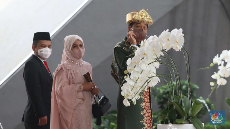 Presiden Joko Widodo Saat Tiba di Gedung DPR/MPR untuk Mengikuti Sidang Tahunan MPR-RI dan Sidang Bersama DPR RI dan DPD RI Tahun 2022. (CNBC Indonesia/ Muhammad Sabki)
