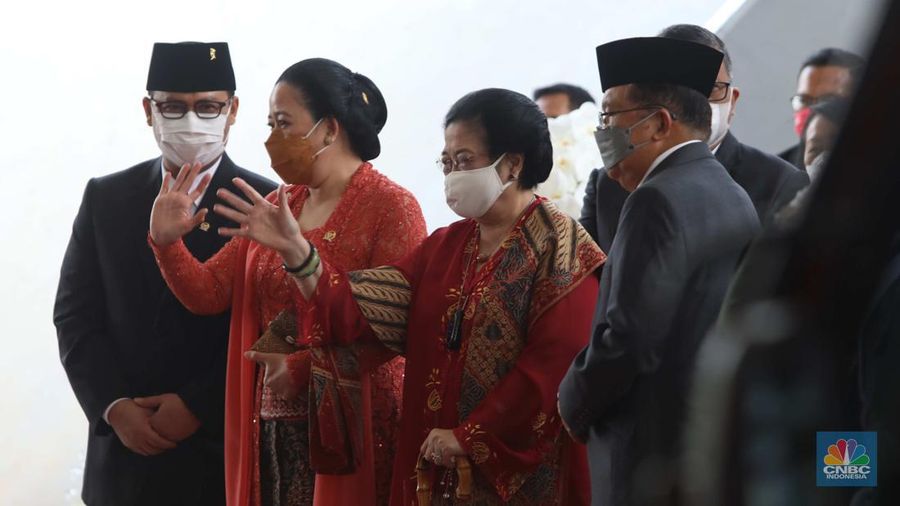 Presiden RI ke 5 Megawati Soekarnoputri saat menghadiri Sidang Tahunan MPR dan Sidang Bersama DPR - DPD Tahun 2022 di Gedung Nusantara, Kompleks Parlemen, Senayan, Jakarta, Selasa (16/8/2022). (CNBC Indonesia/ Muhammad Sabki)