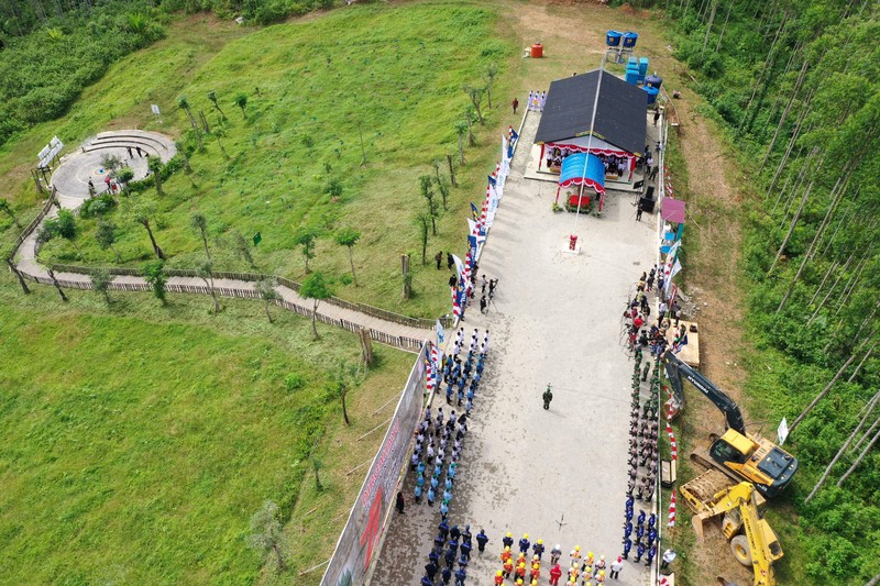 1242550037 An aerial picture shows a flag-raising ceremony at ground zero of Indonesia's future capital in Sepaku, Penajam Paser Utara, East Kalimantan on August 17, 2022, on the country's 77th Independence Day. (Photo by ADEK BERRY / AFP) (Photo by ADEK BERRY/AFP via Getty Images)