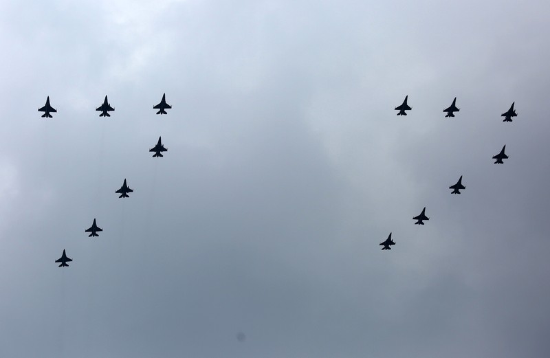 Atraksi pesawat tempur TNI Angkatan Udara (AU) akan memeriahkan upacara HUT Kemerdekaan ke-77 RI .  (Tangkapan Layar Youtube)